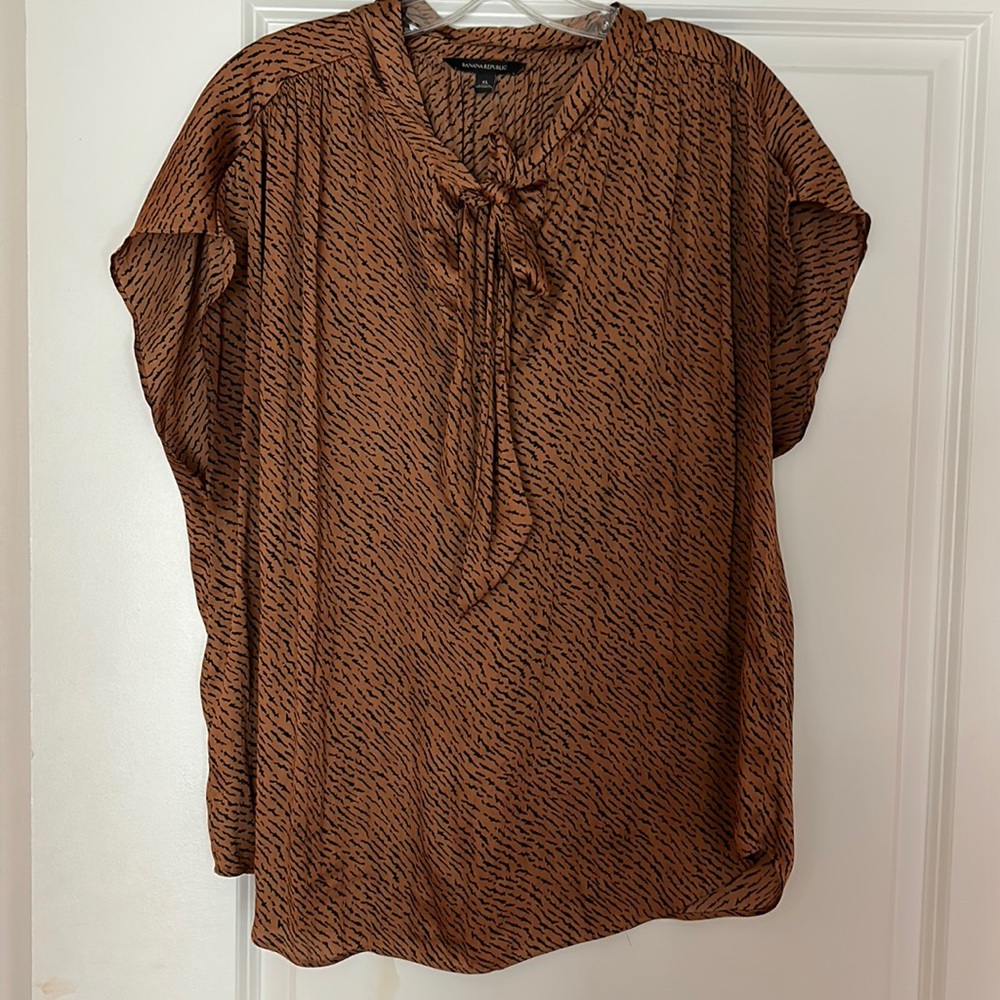 Banana republic satin top